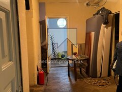 Aviatorilor, Arcul de Triumf, vila interbelica S+P+E+M, 8 camere